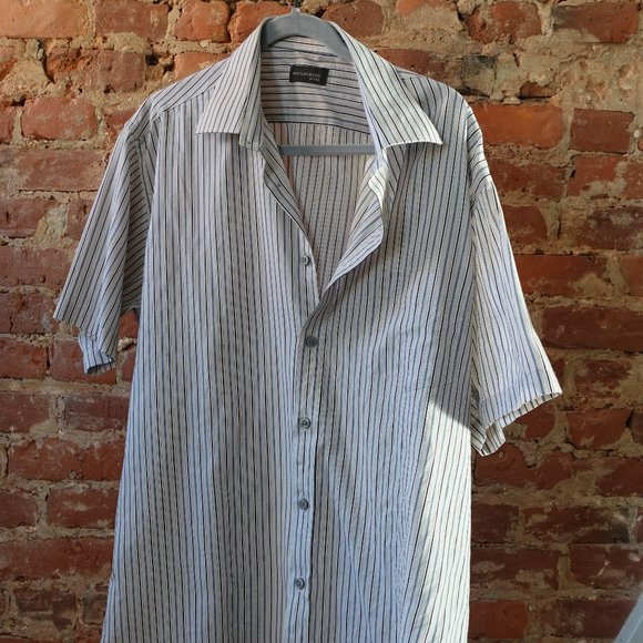 Woolworth Buttondown - Picture 1 of 2